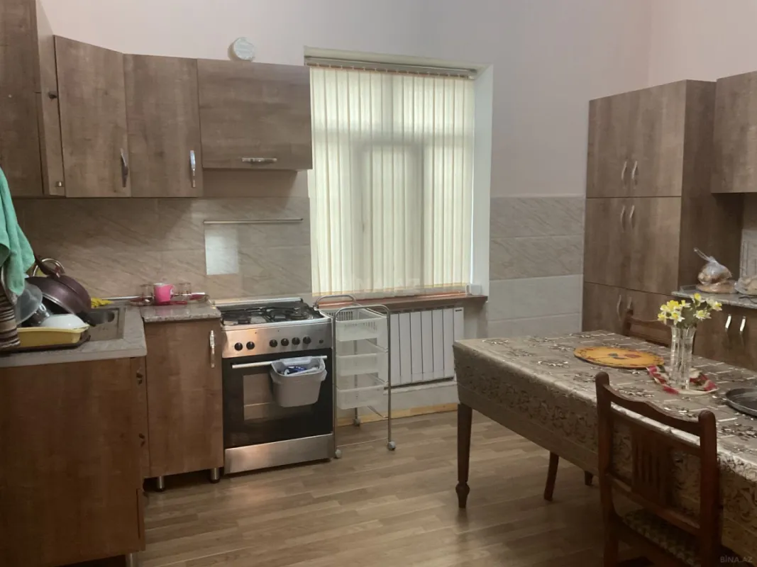 Satılır 4 otaqlı həyət evi 200 m²