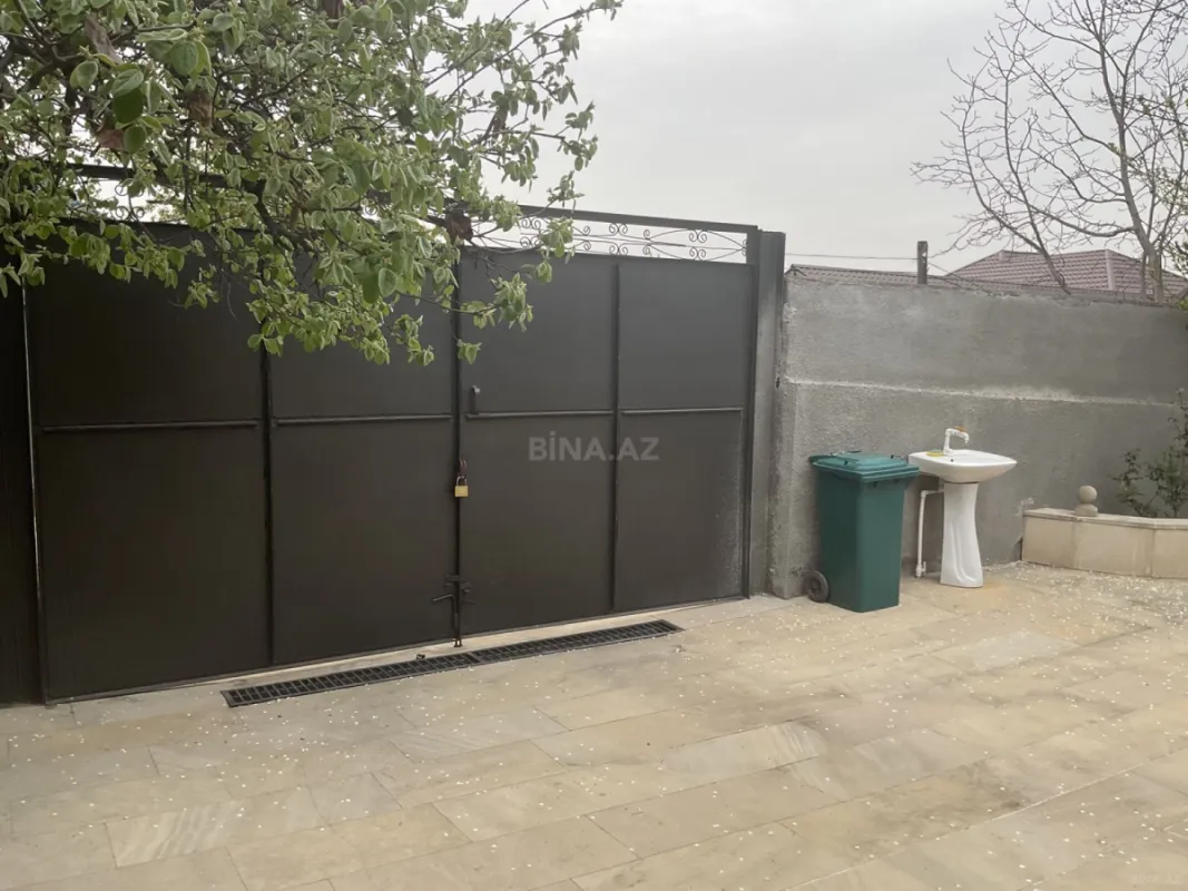 Satılır 4 otaqlı həyət evi 200 m²