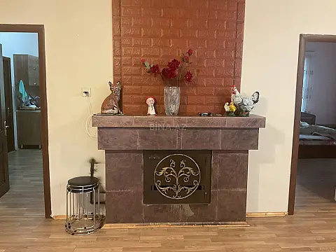 Satılır 4 otaqlı həyət evi 200 m²