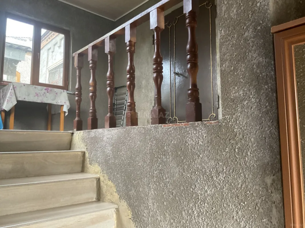 Satılır 4 otaqlı həyət evi 200 m²