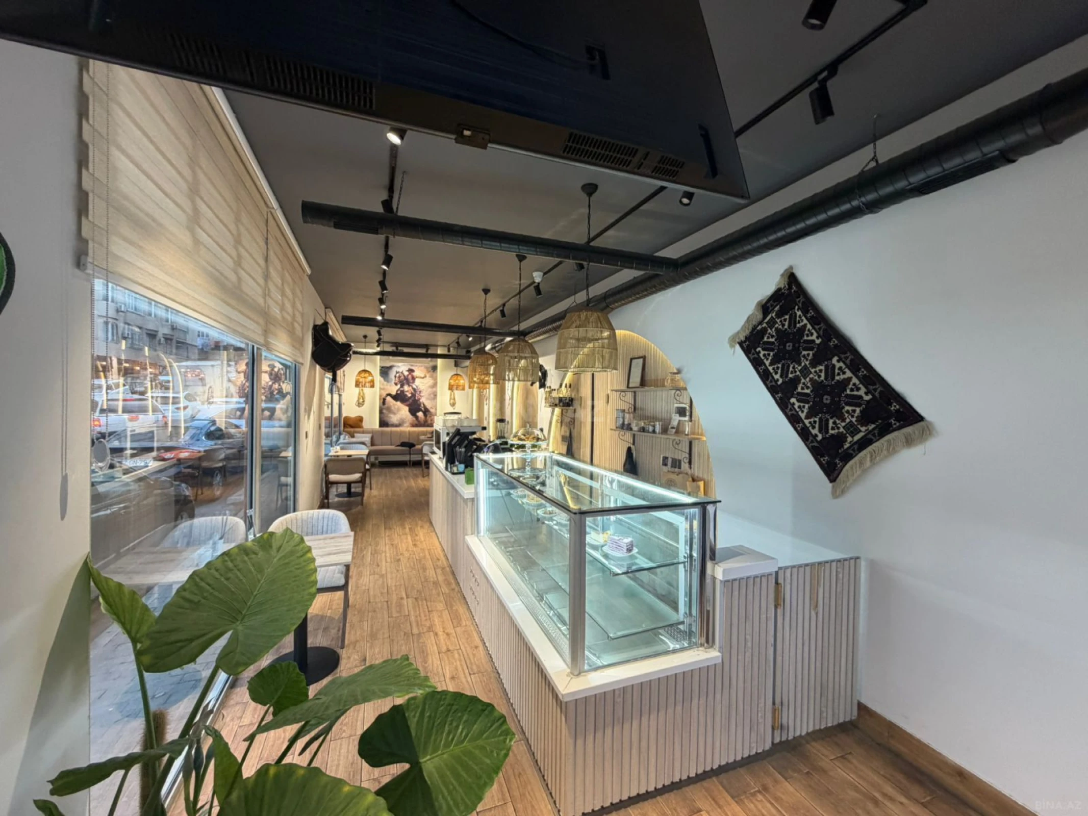 Satılır obyekt 360 m²