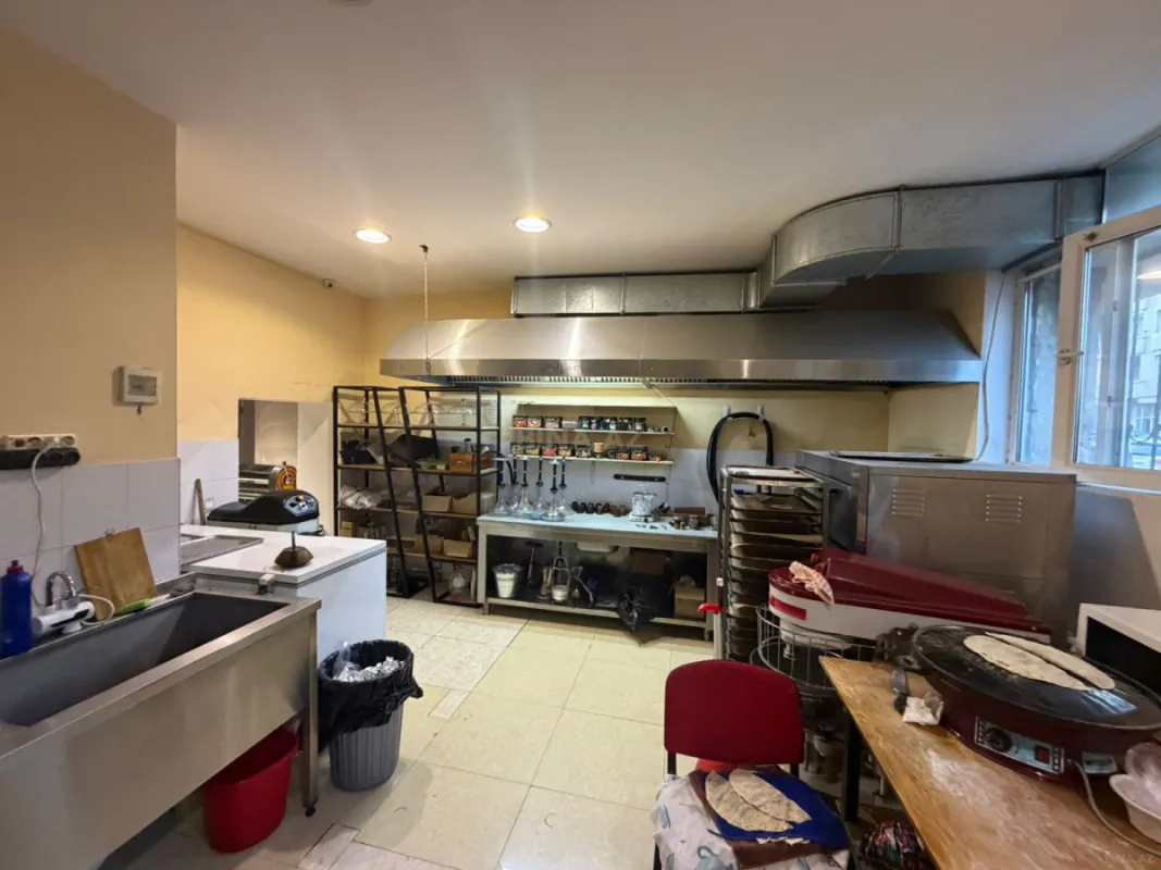 Satılır obyekt 360 m²