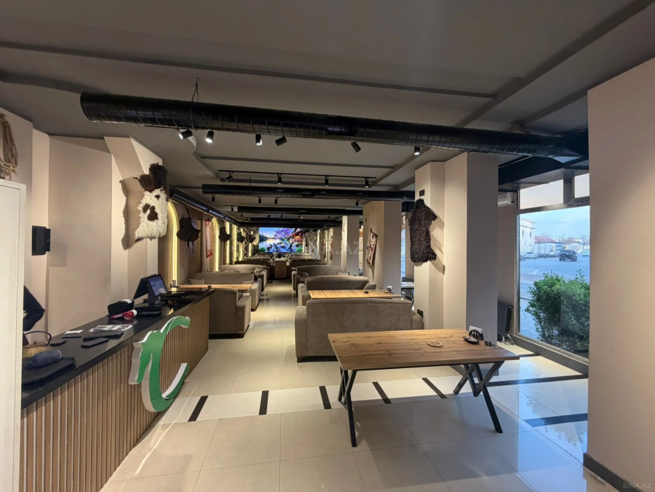 Satılır obyekt 360 m²