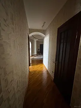 Satılır 3 otaqlı mənzil 140 m²