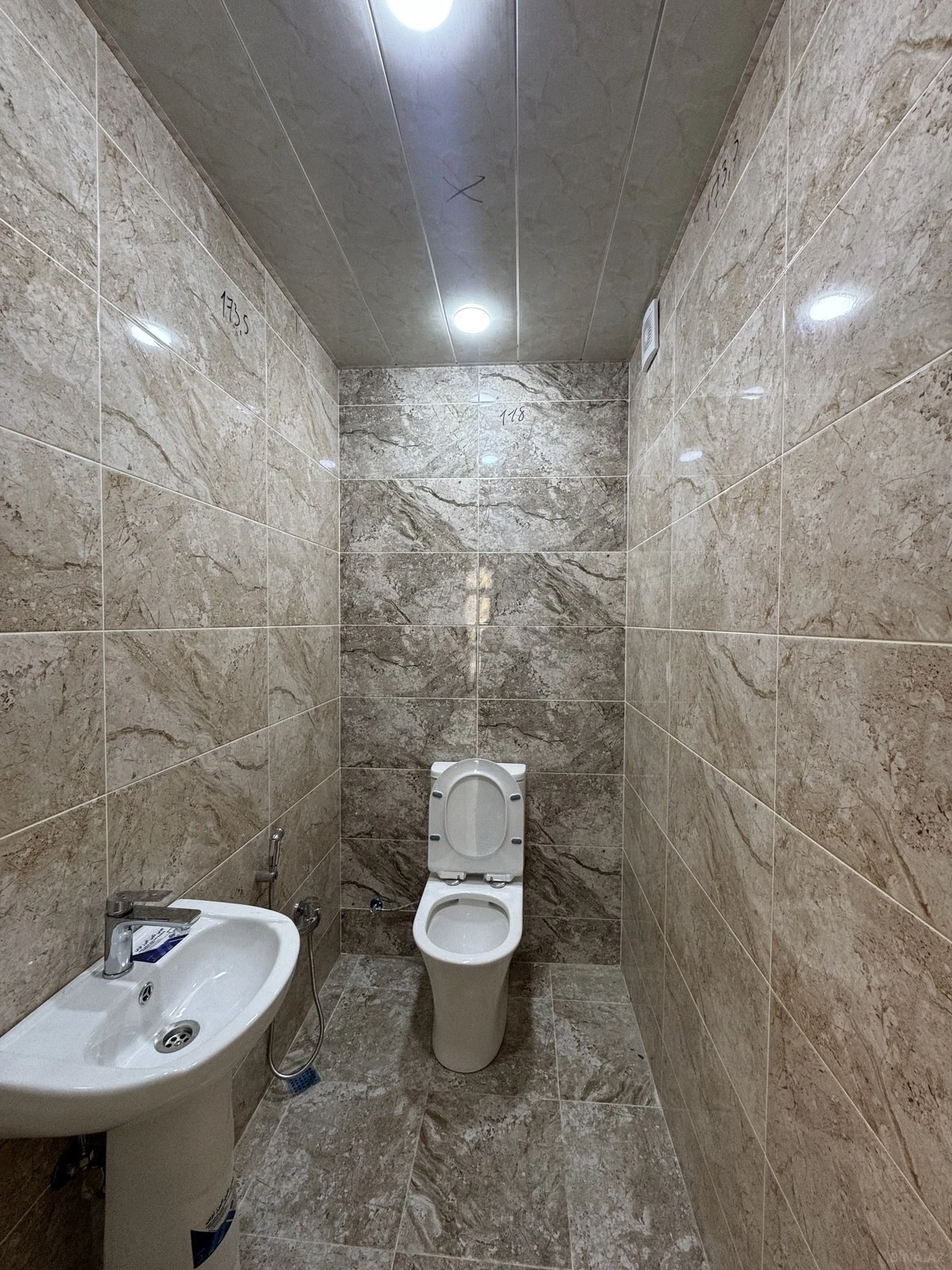 Kirayə verilir 2 otaqlı mənzil 100 m²