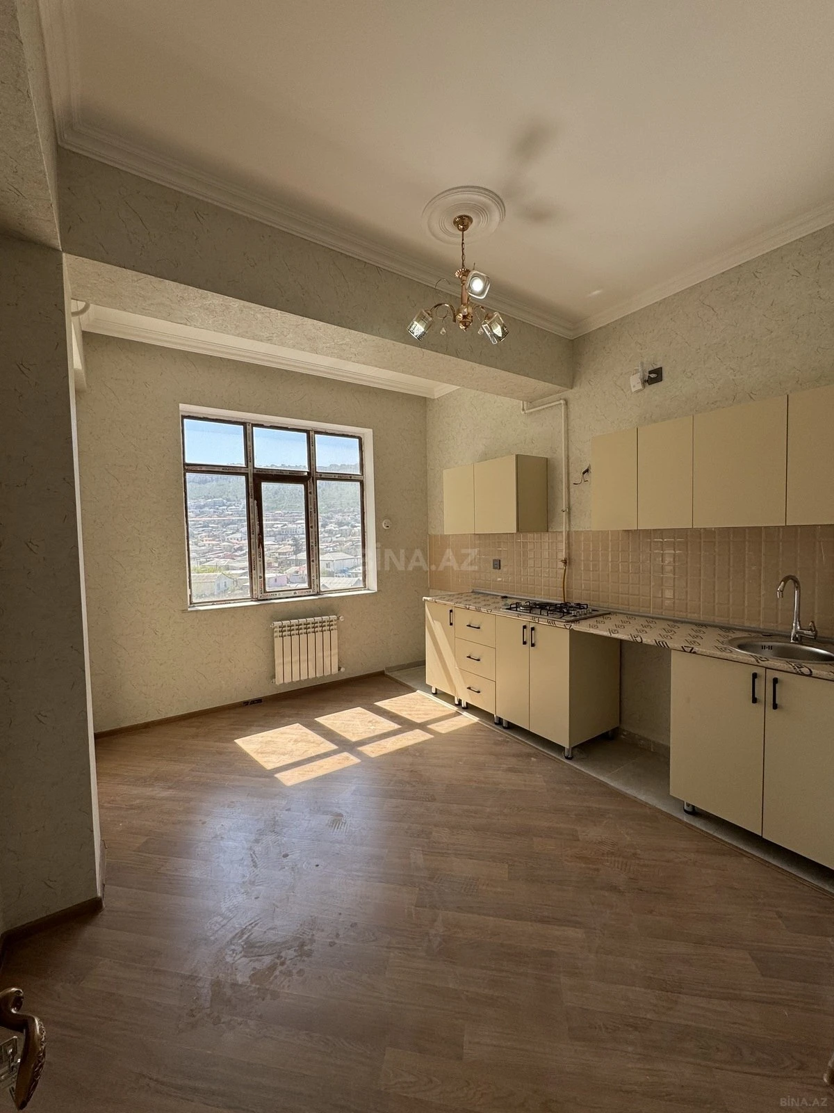 Kirayə verilir 2 otaqlı mənzil 100 m²