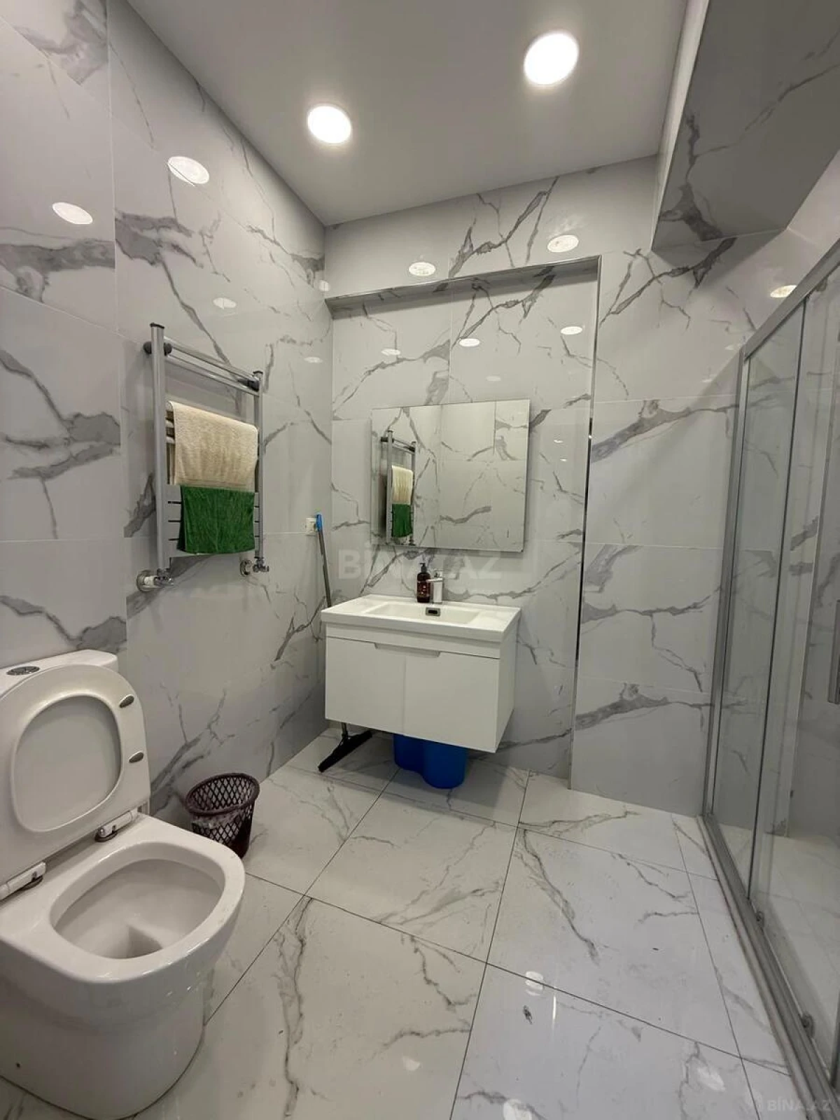 Kirayə verilir 3 otaqlı mənzil 140 m²