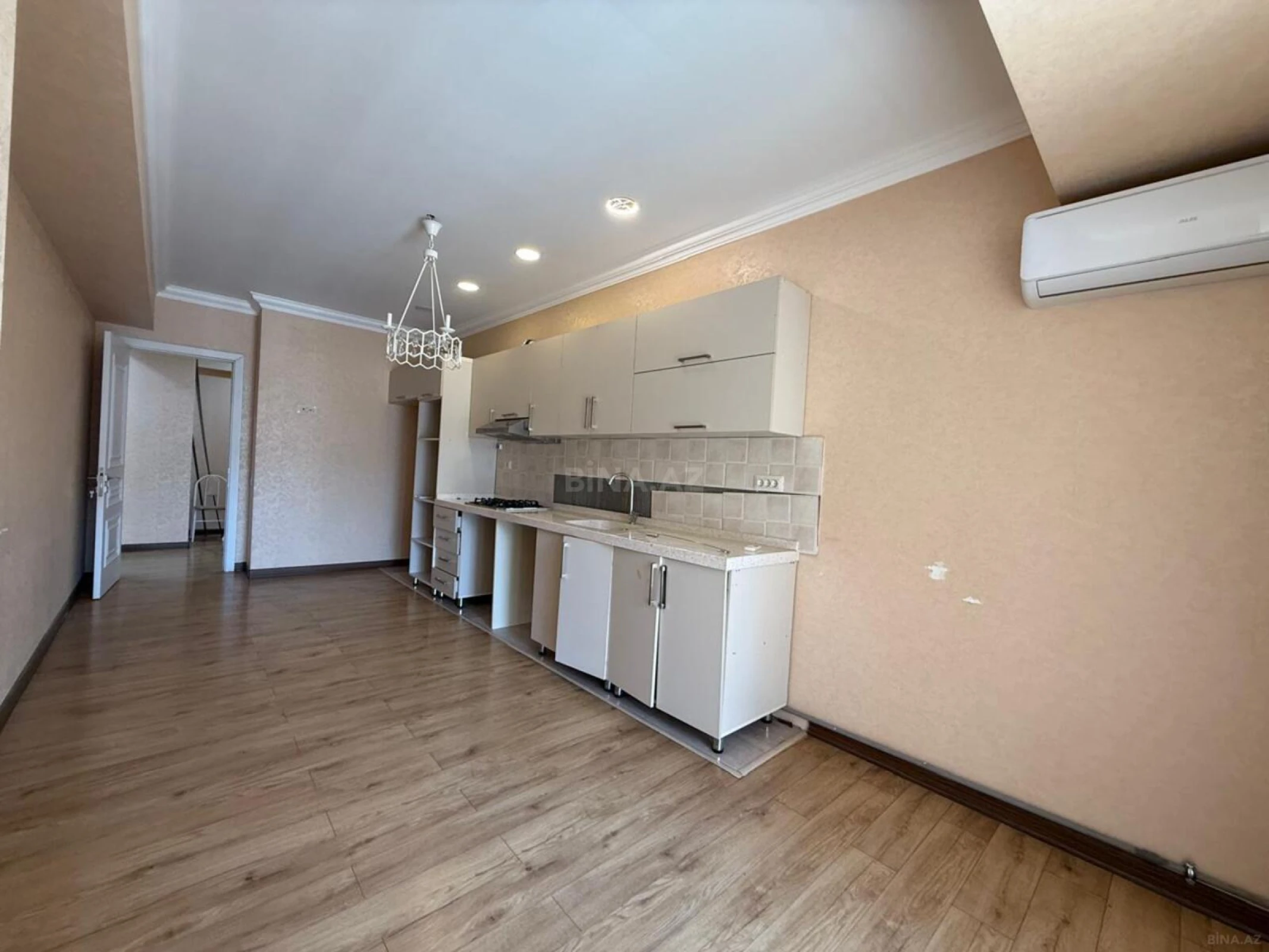 Kirayə verilir 3 otaqlı mənzil 140 m²