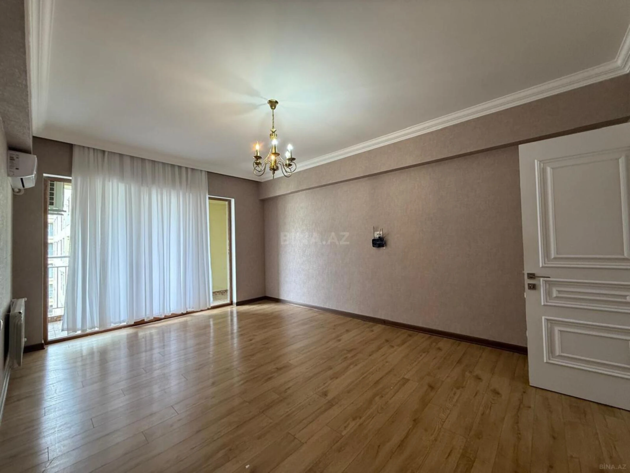 Kirayə verilir 3 otaqlı mənzil 140 m²