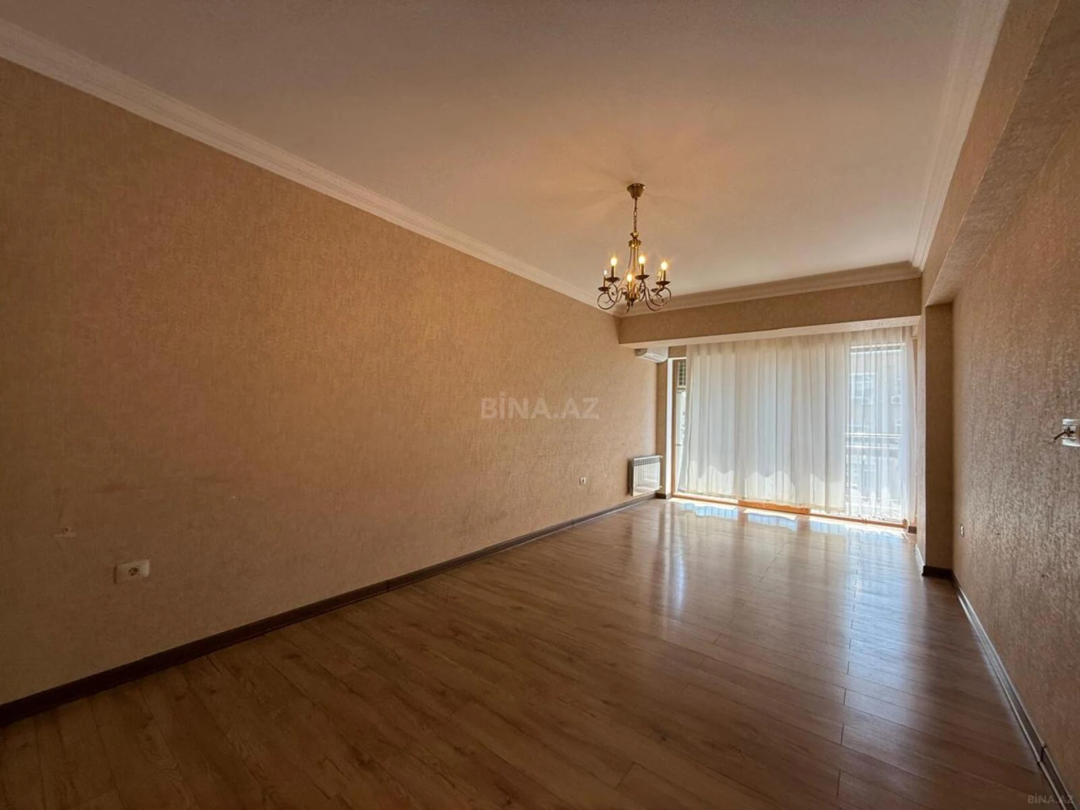 Kirayə verilir 3 otaqlı mənzil 140 m²