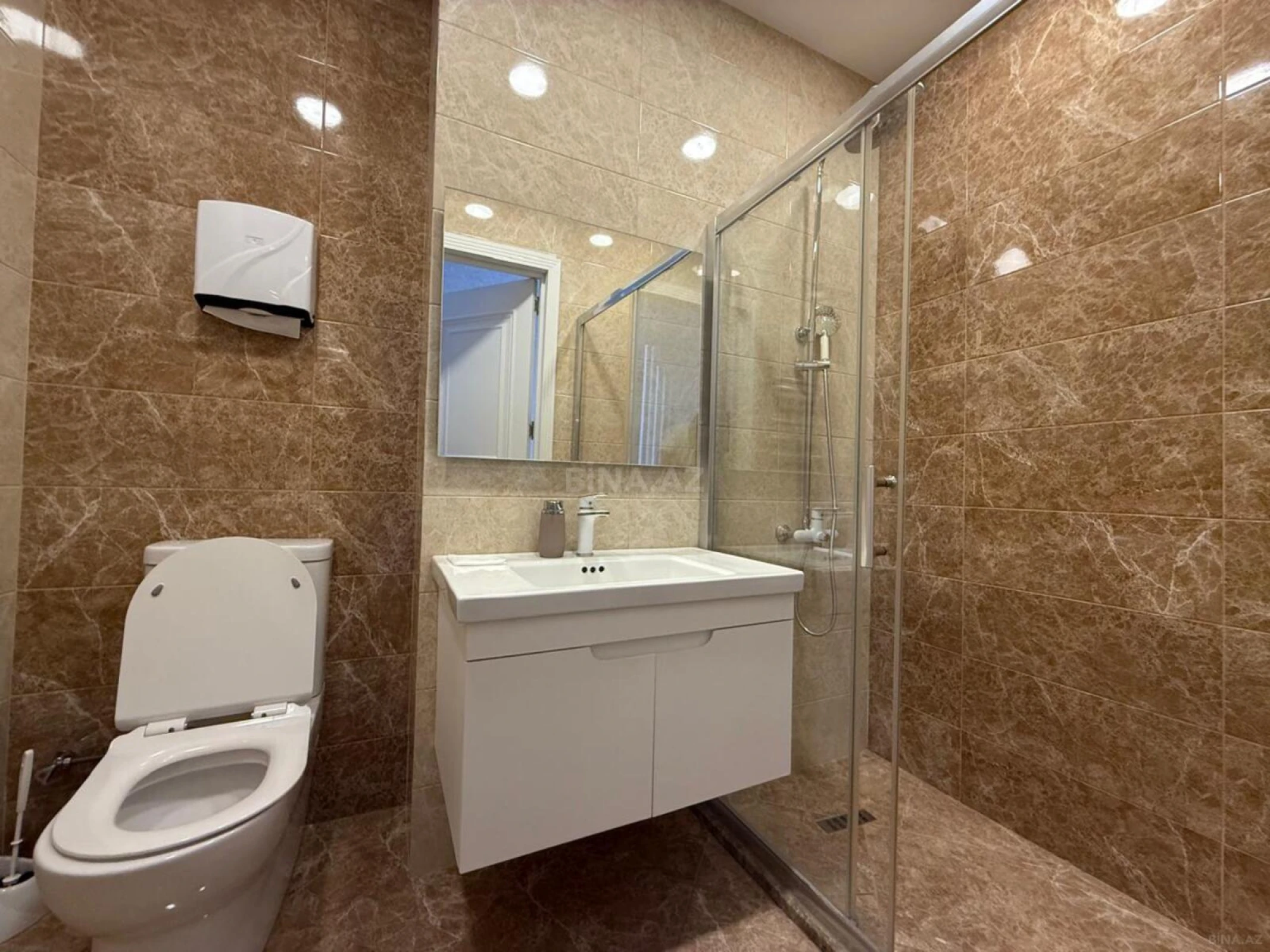 Kirayə verilir 3 otaqlı mənzil 140 m²