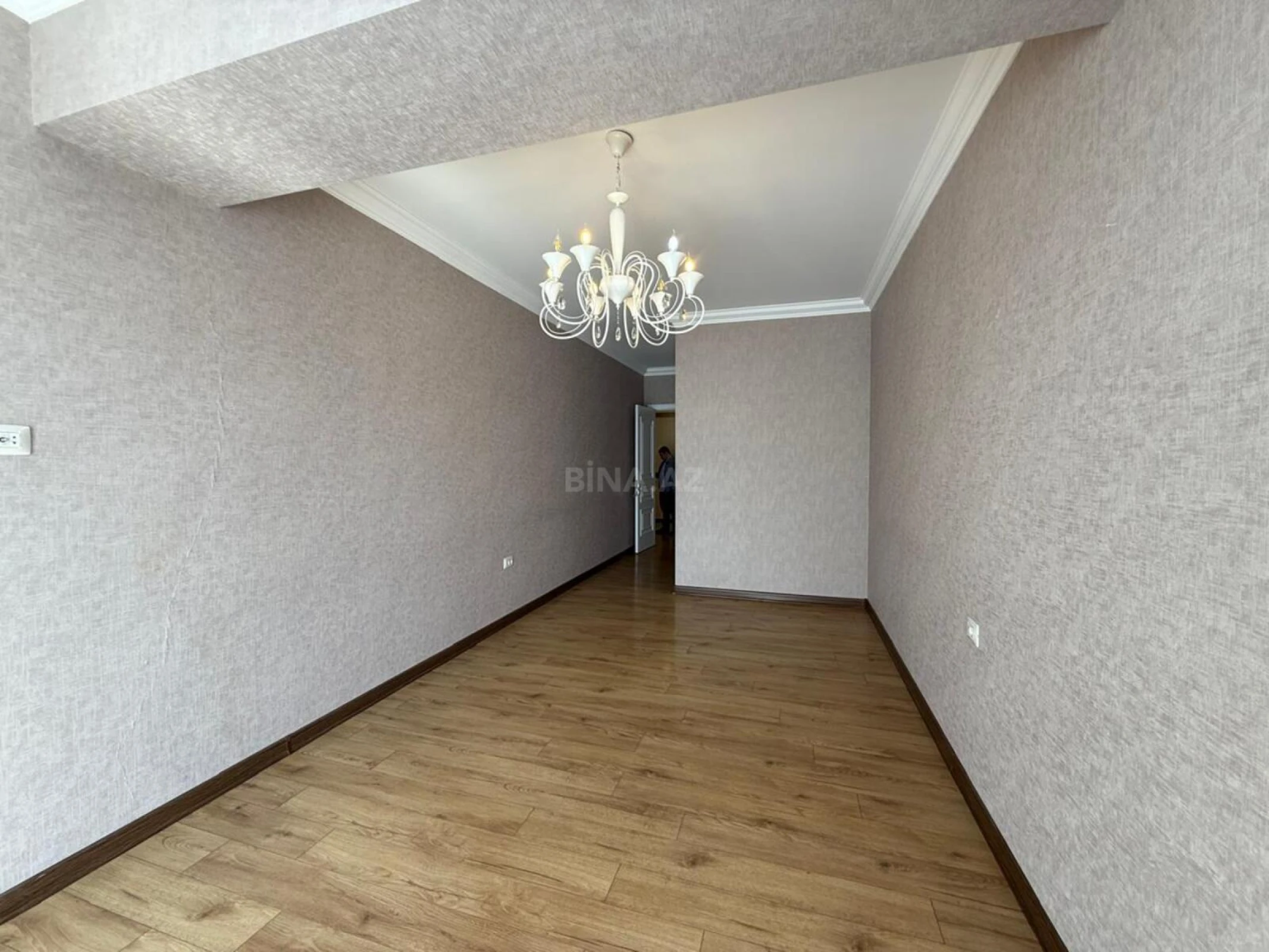 Kirayə verilir 3 otaqlı mənzil 140 m²