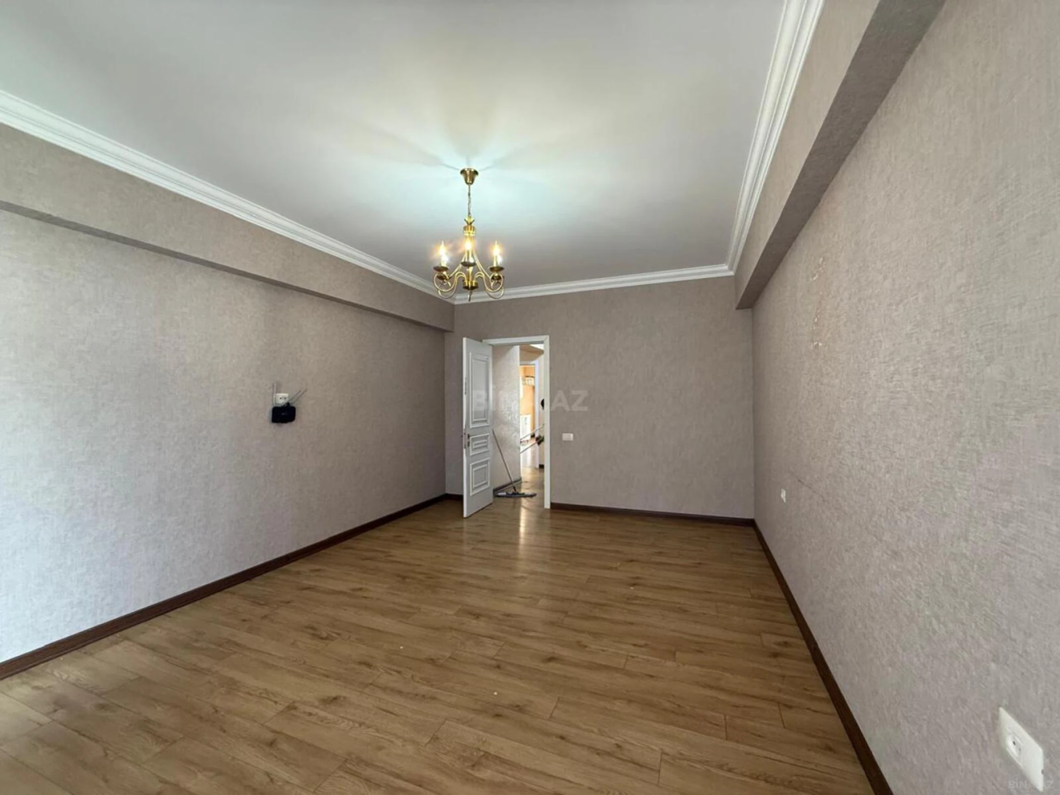 Kirayə verilir 3 otaqlı mənzil 140 m²