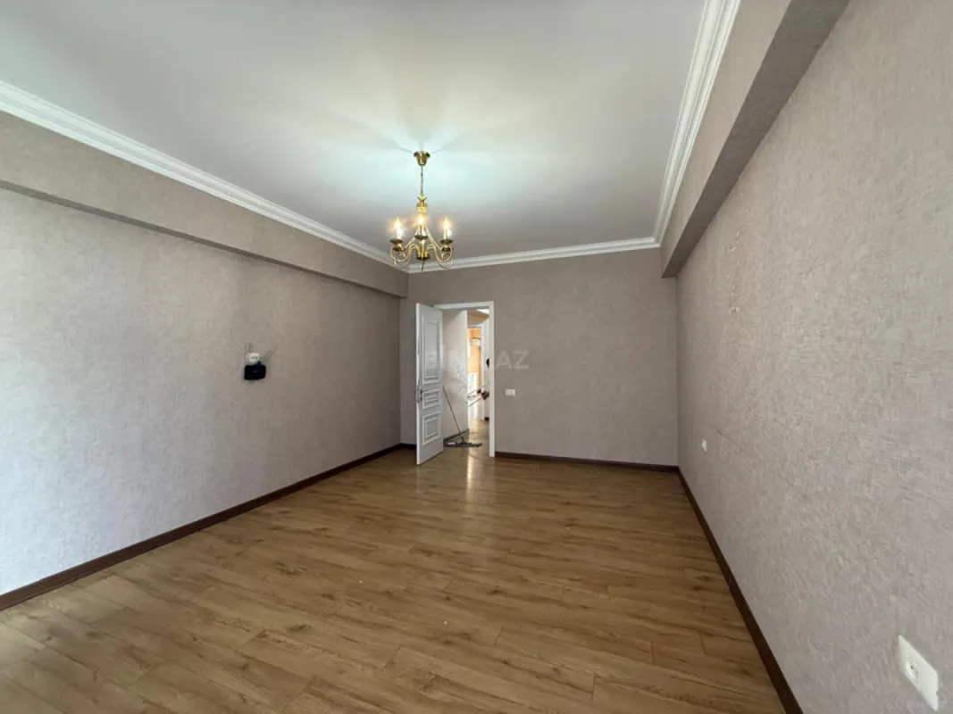 Kirayə verilir 3 otaqlı mənzil 140 m²