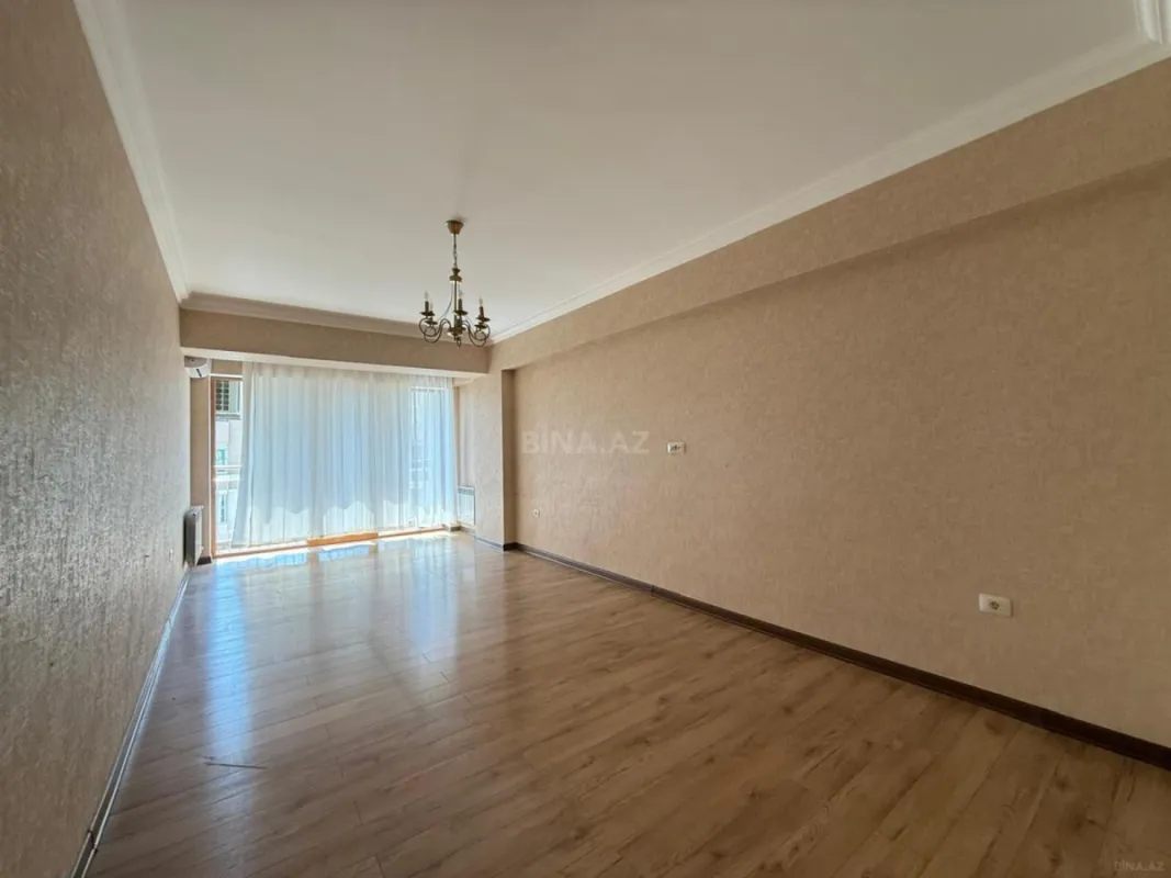 Kirayə verilir 3 otaqlı mənzil 140 m²