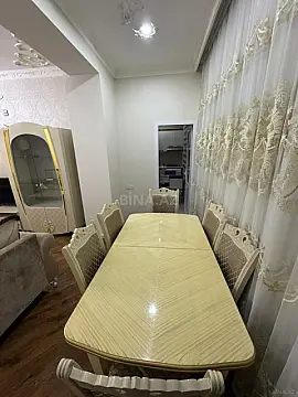 Kirayə verilir 2 otaqlı mənzil 65 m²