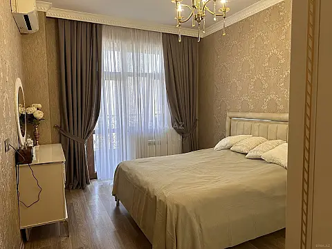 Satılır 2 otaqlı mənzil 75 m²