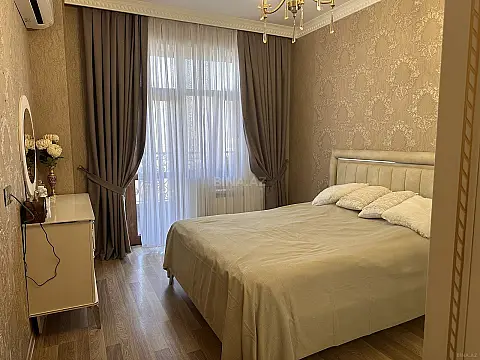Satılır 2 otaqlı mənzil 75 m²