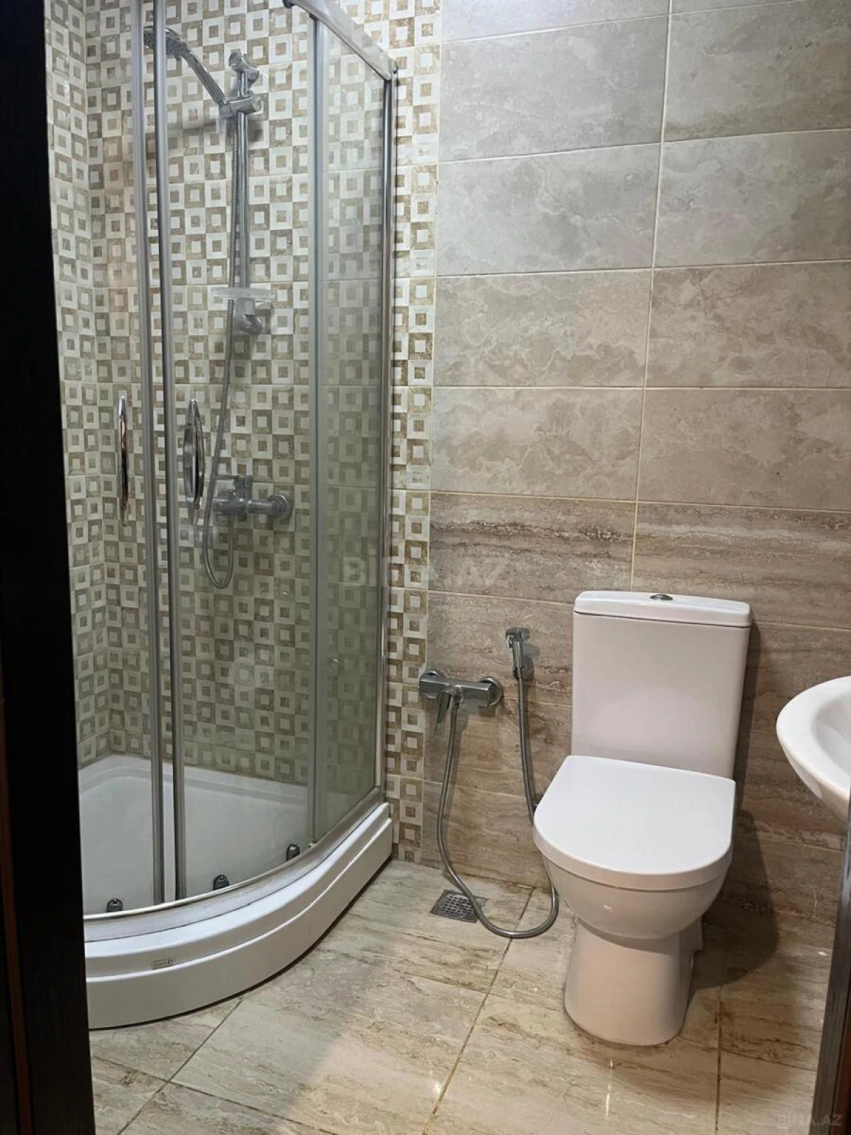 Kirayə verilir 2 otaqlı mənzil 55 m²