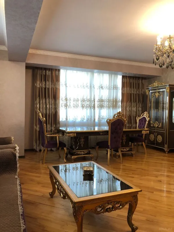 Satılır 3 otaqlı mənzil 122 m²