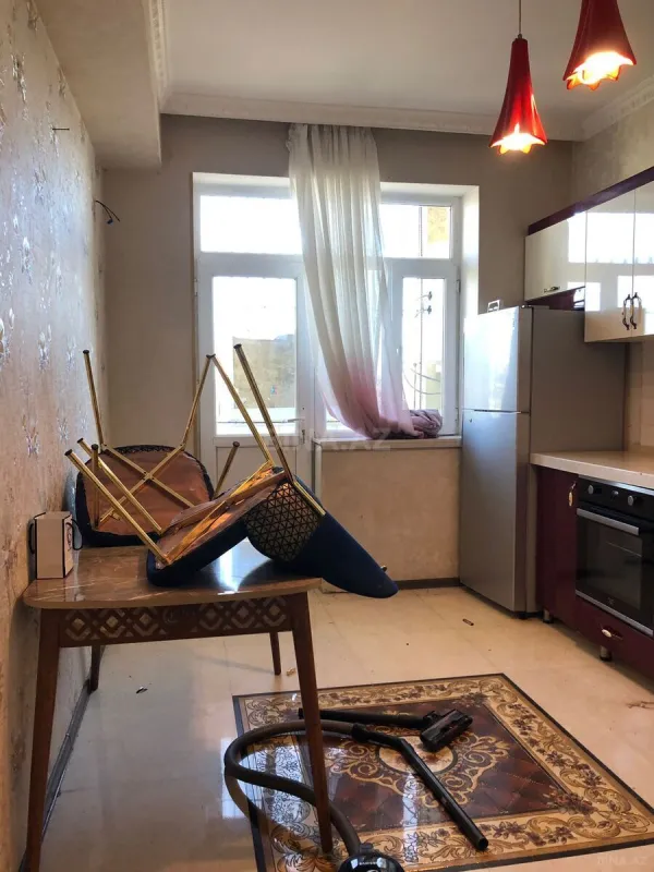 Satılır 3 otaqlı mənzil 122 m²
