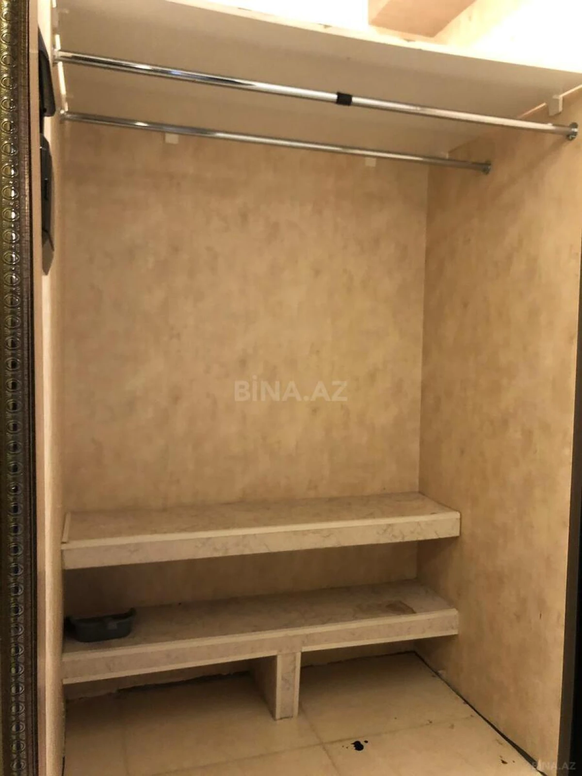 Satılır 3 otaqlı mənzil 122 m²