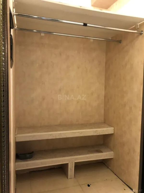 Satılır 3 otaqlı mənzil 122 m²