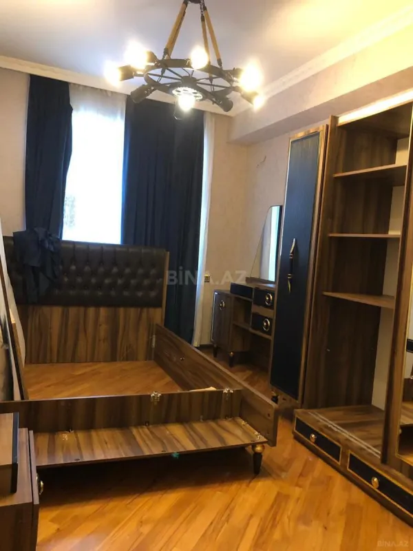 Satılır 3 otaqlı mənzil 122 m²
