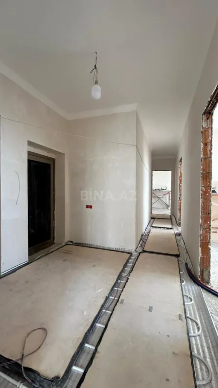 Satılır 4 otaqlı mənzil 130 m²