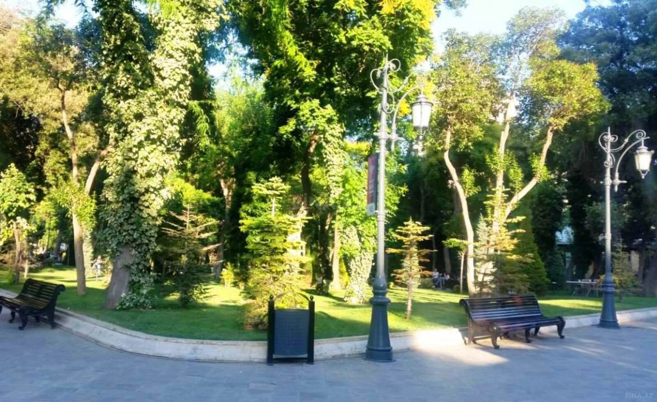 Satılır 4 otaqlı mənzil 130 m²