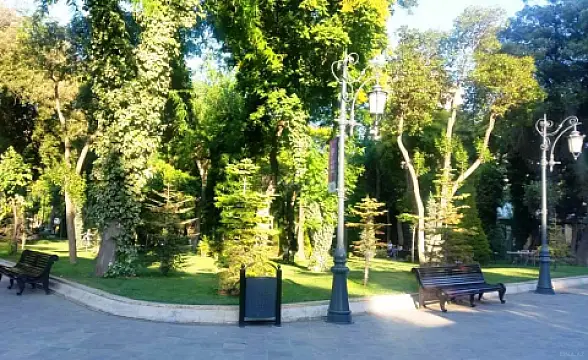 Satılır 4 otaqlı mənzil 130 m²