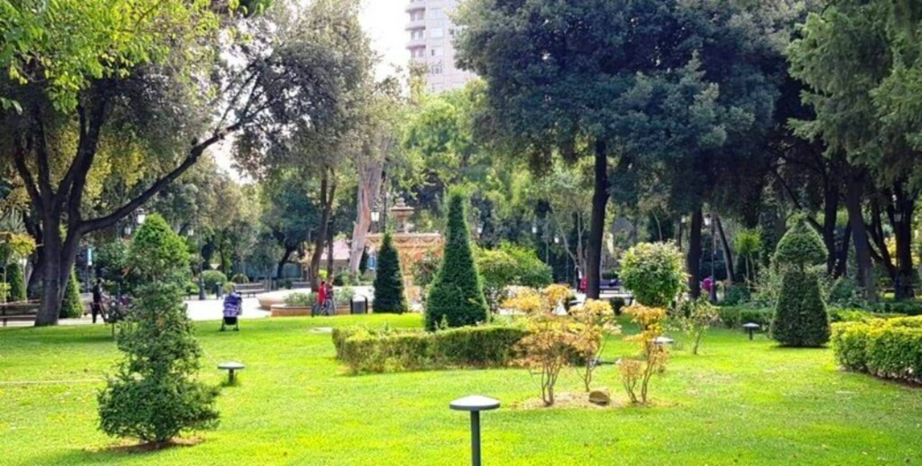 Satılır 4 otaqlı mənzil 130 m²