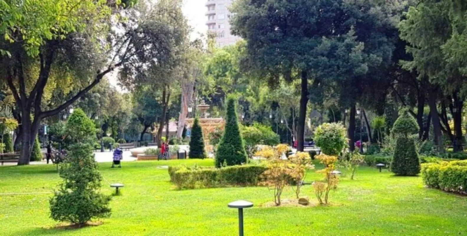 Satılır 4 otaqlı mənzil 130 m²