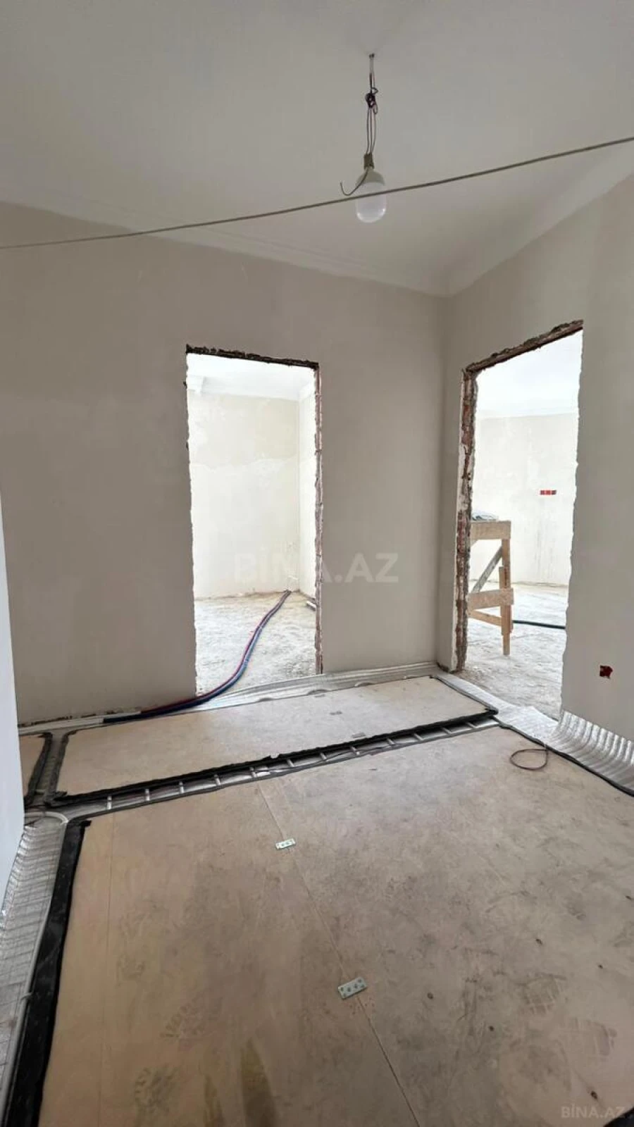 Satılır 4 otaqlı mənzil 130 m²