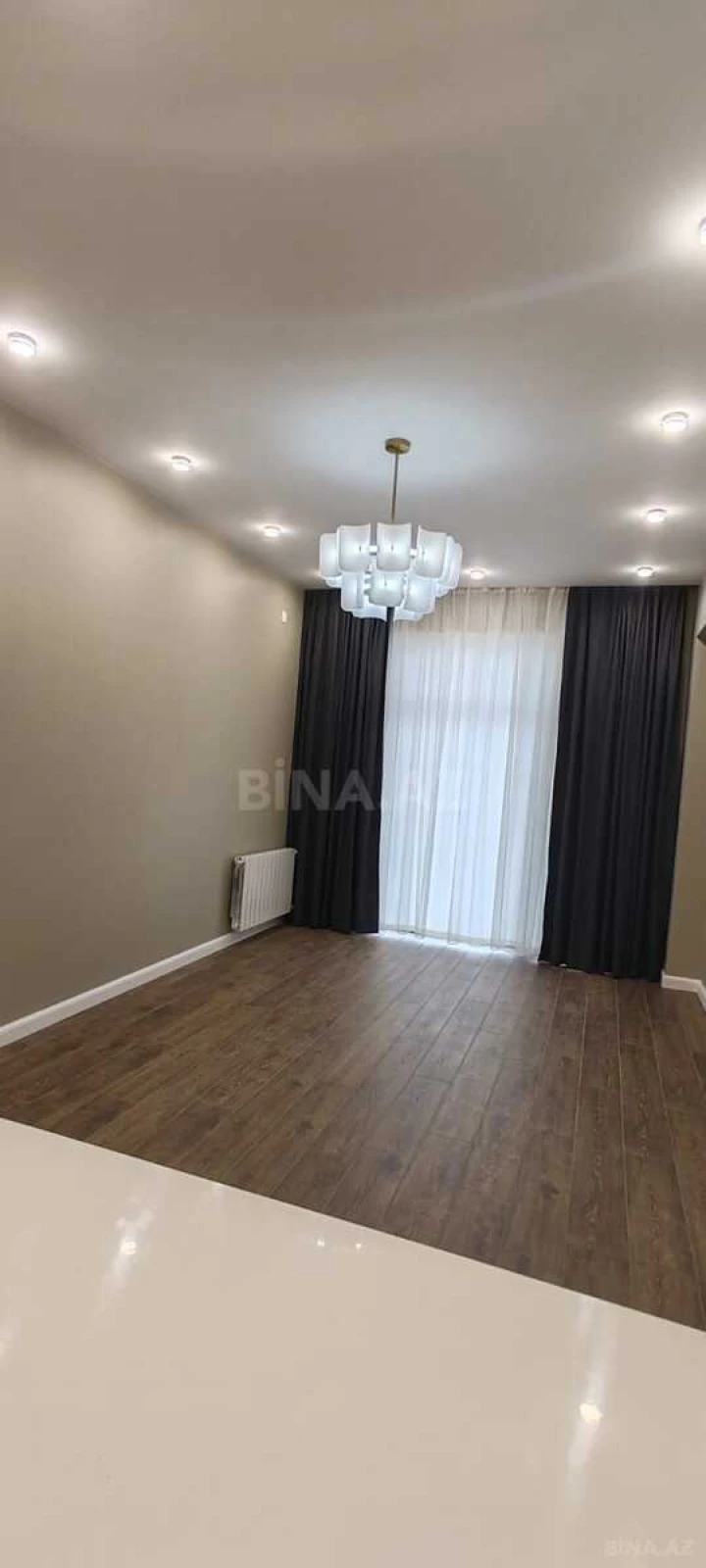 Satılır 2 otaqlı mənzil 61 m²