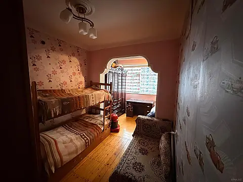 Satılır 4 otaqlı mənzil 80 m²