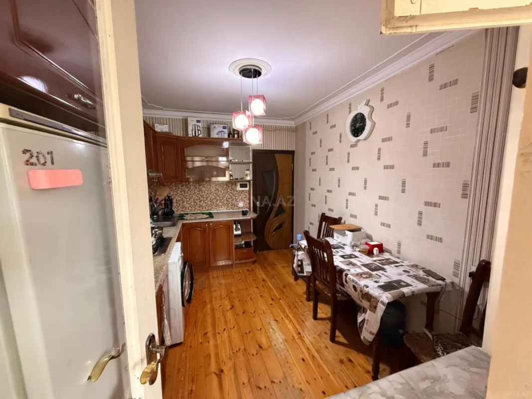 Satılır 4 otaqlı mənzil 80 m²