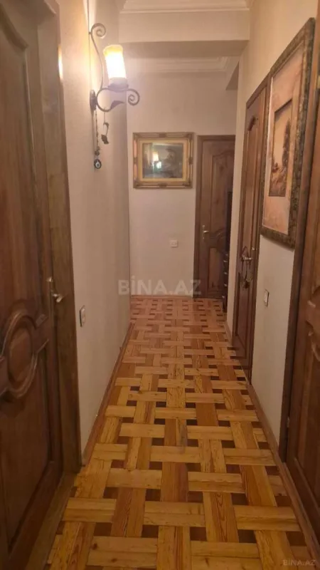 Satılır 3 otaqlı mənzil 115 m²