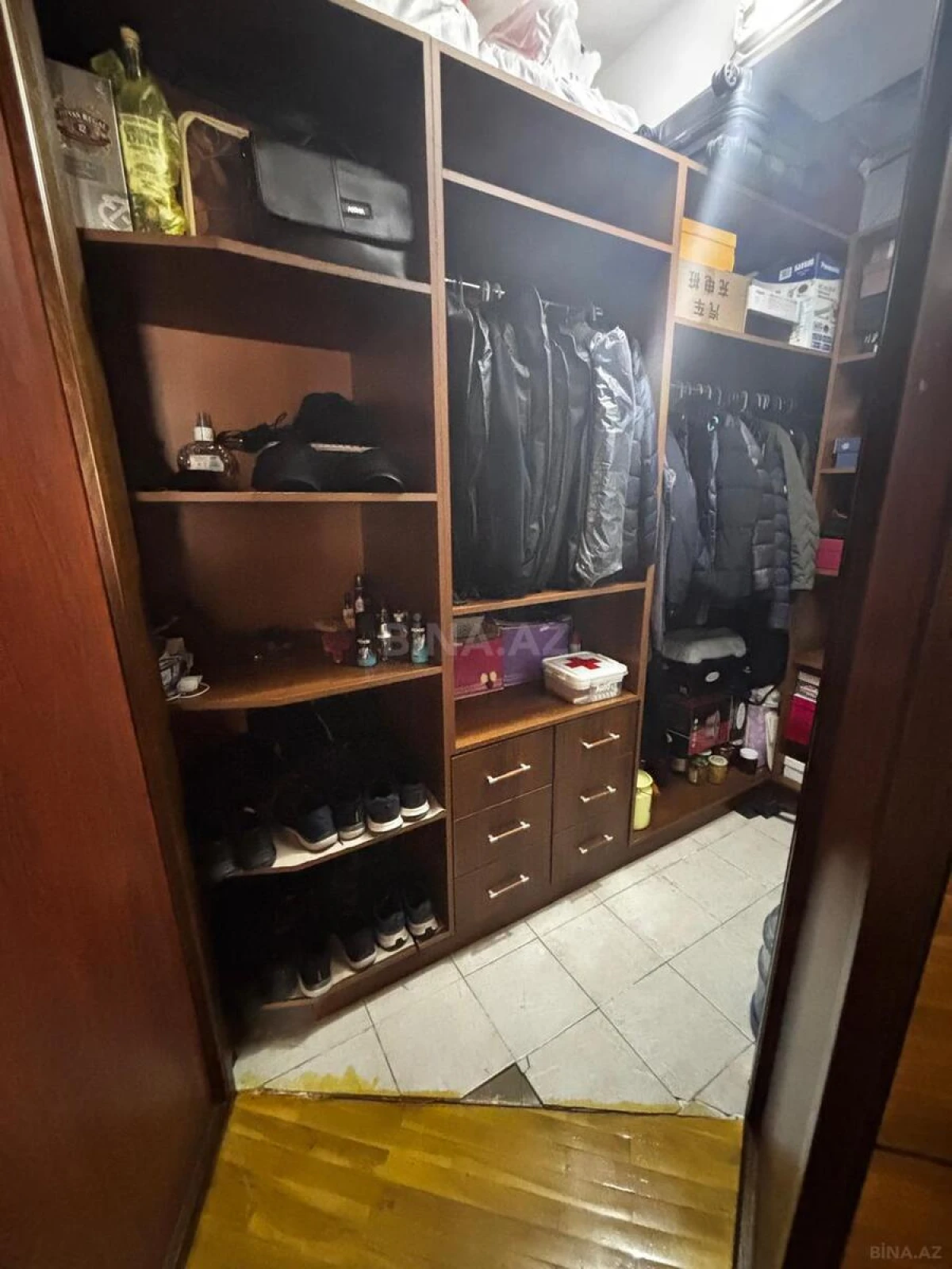 Satılır 3 otaqlı mənzil 140 m²