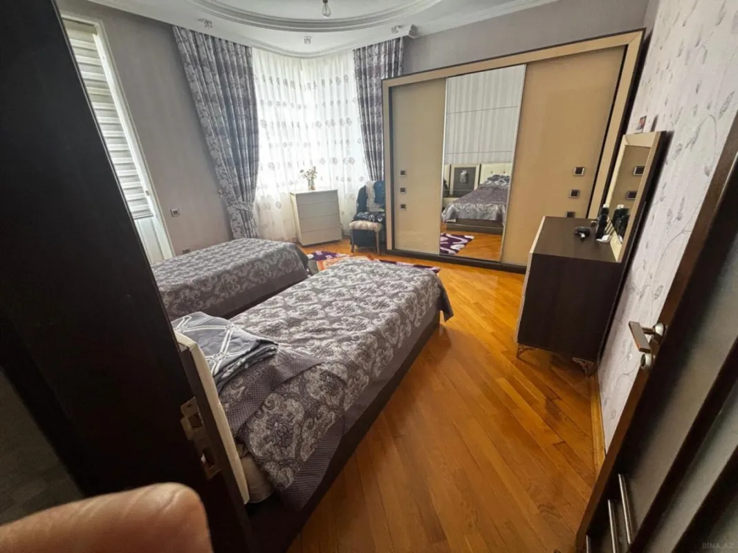 Satılır 3 otaqlı mənzil 140 m²