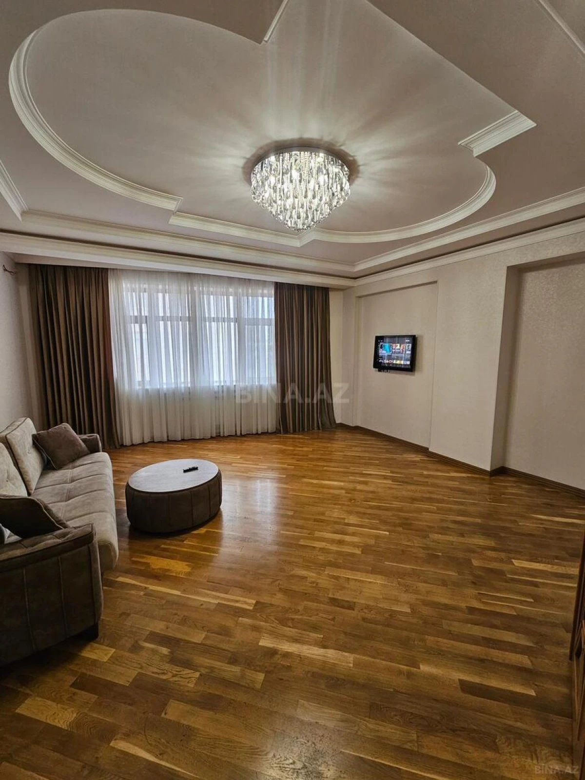 Kirayə verilir 2 otaqlı mənzil 80 m²