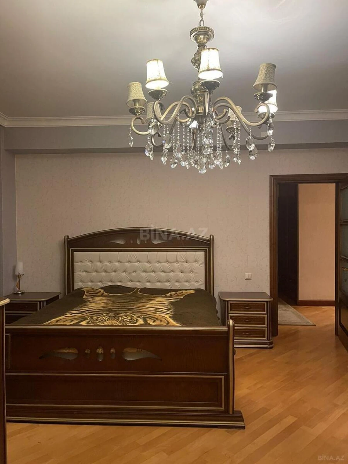 Kirayə verilir 4 otaqlı mənzil 160 m²