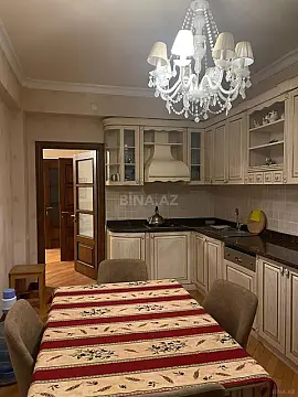 Kirayə verilir 4 otaqlı mənzil 160 m²