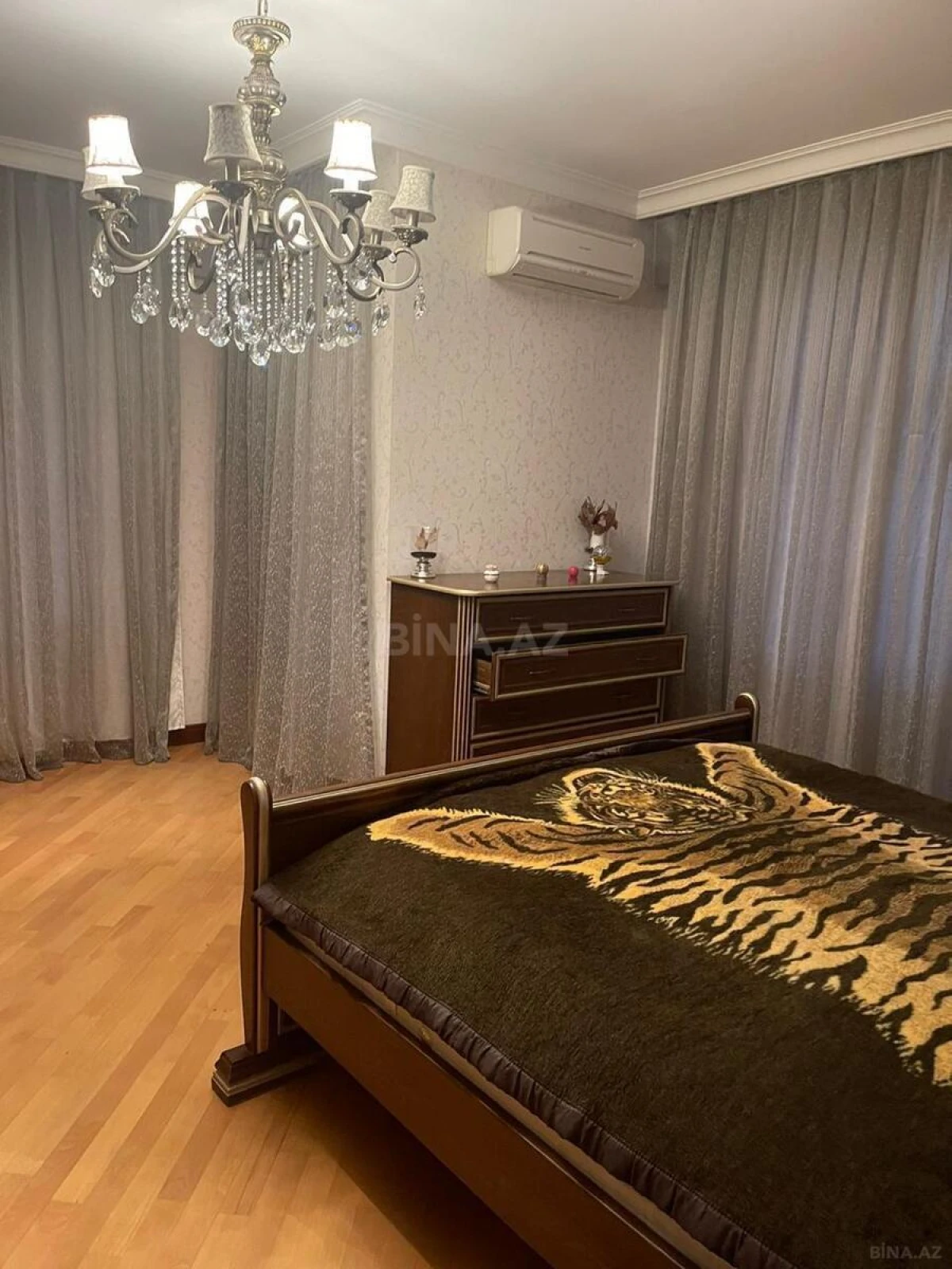 Kirayə verilir 4 otaqlı mənzil 160 m²