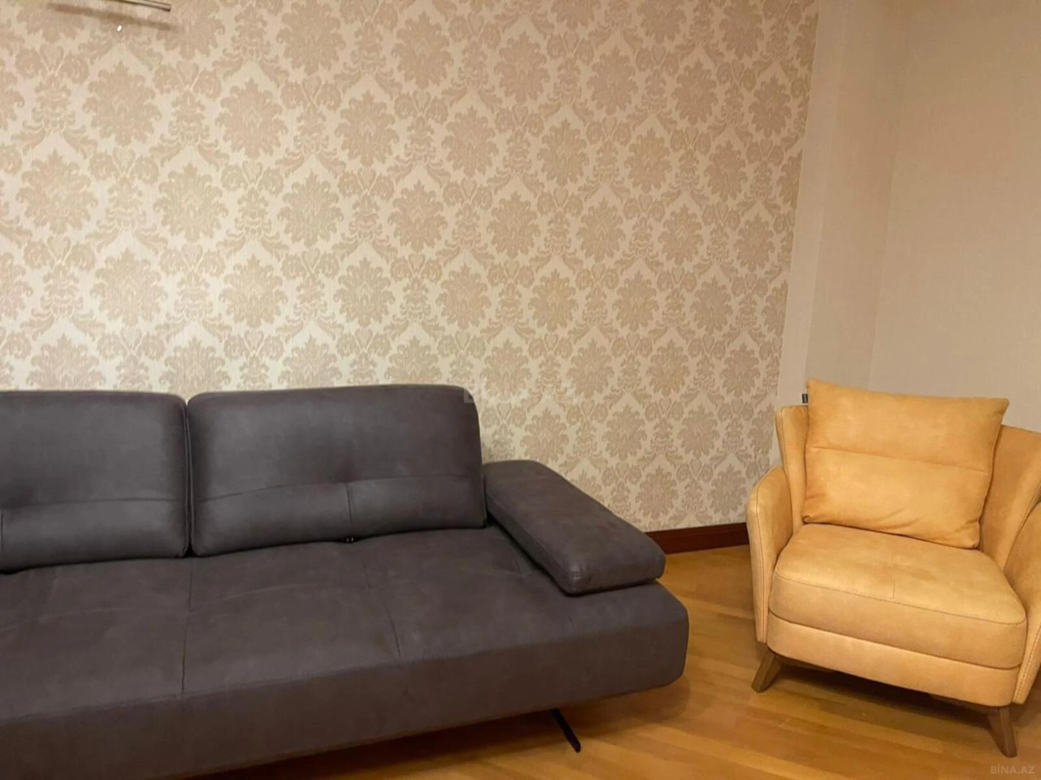 Kirayə verilir 4 otaqlı mənzil 160 m²