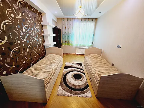 Satılır 3 otaqlı mənzil 140 m²