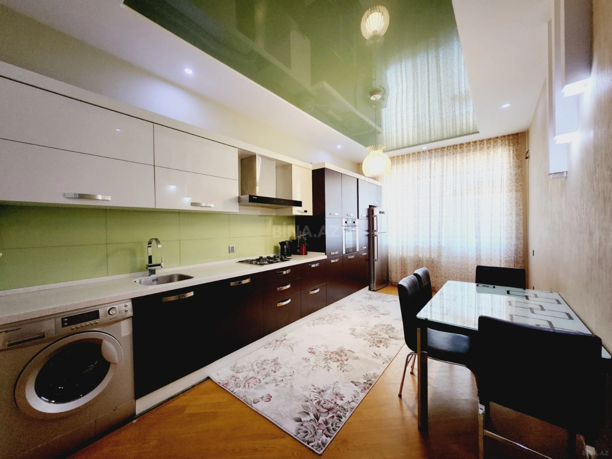 Satılır 3 otaqlı mənzil 140 m²