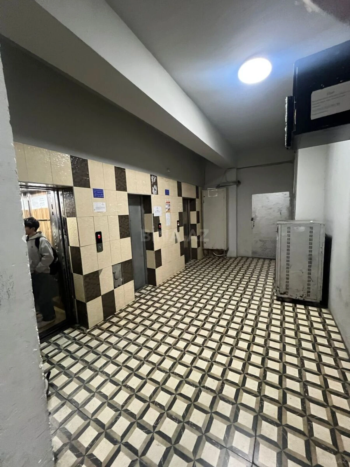 Satılır 2 otaqlı mənzil 75 m²