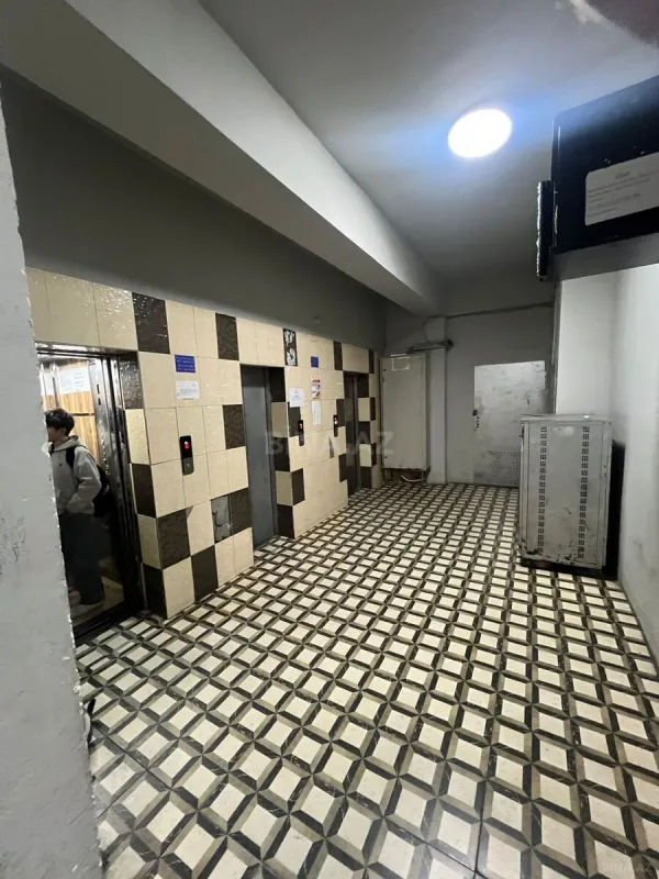 Satılır 2 otaqlı mənzil 75 m²