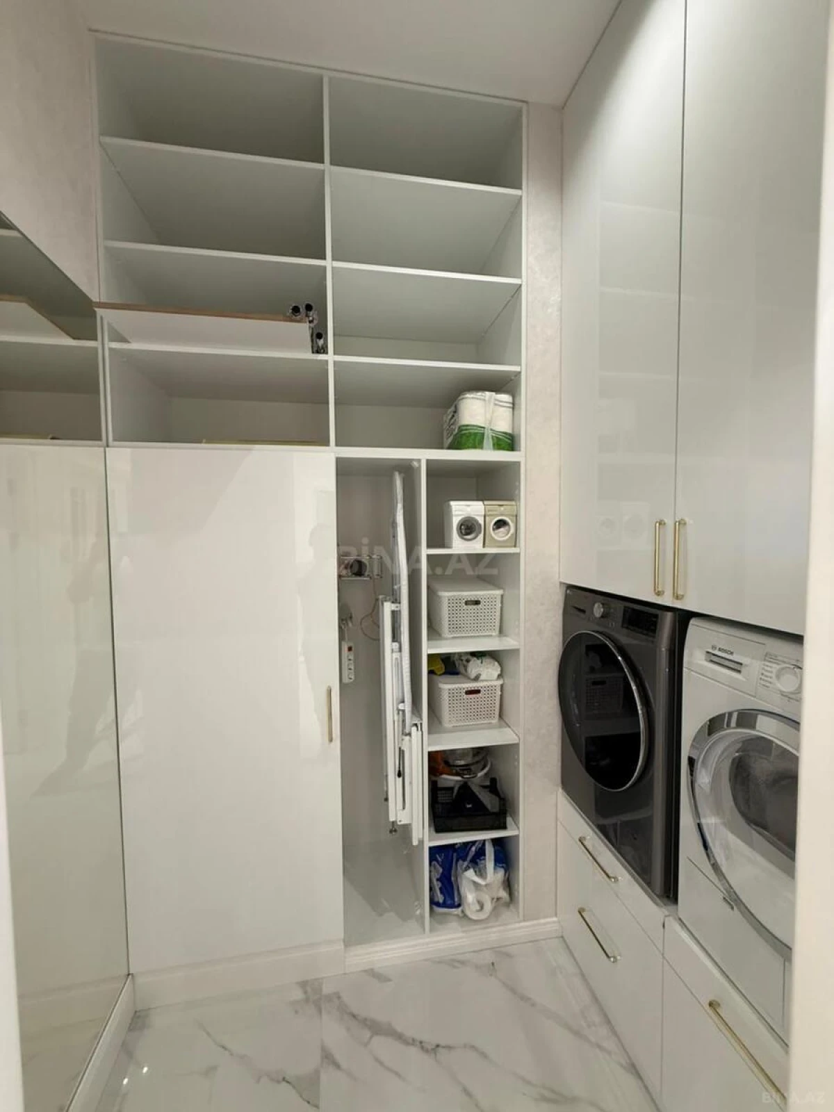 Satılır 4 otaqlı mənzil 185 m²